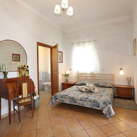 אבולה Casa Vacanze Ninfa מראה חיצוני תמונה