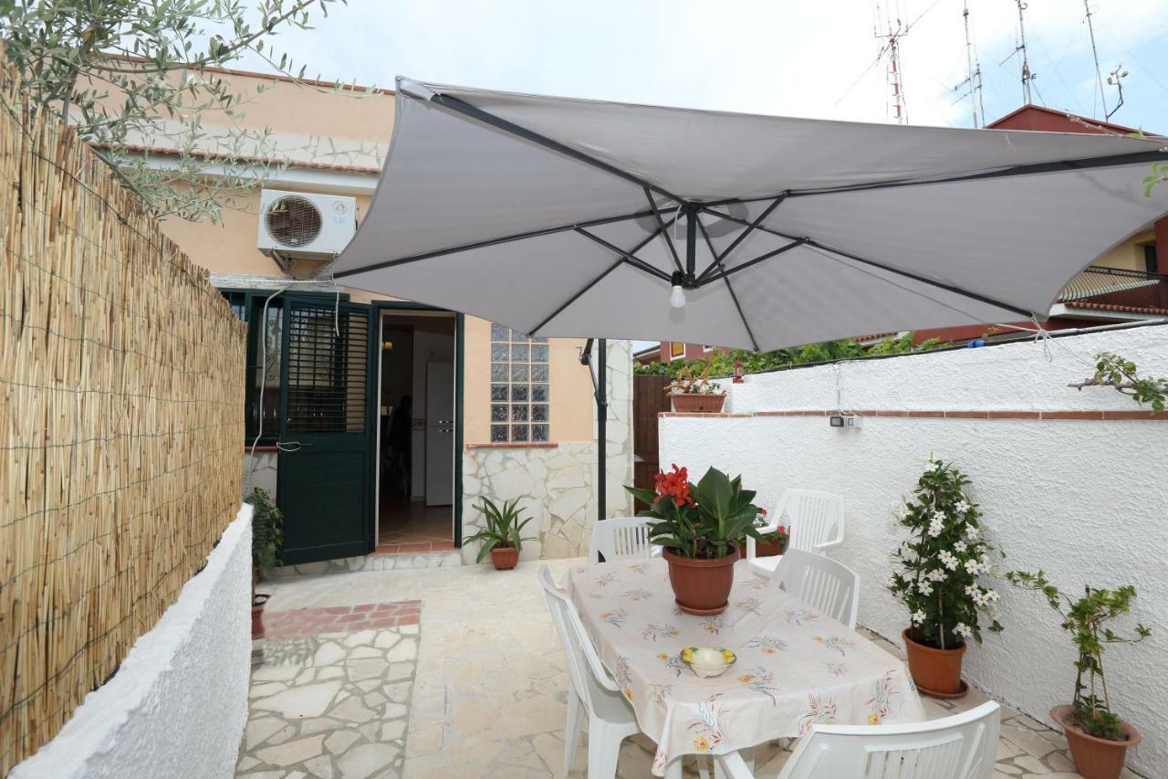 אבולה Casa Vacanze Ninfa מראה חיצוני תמונה